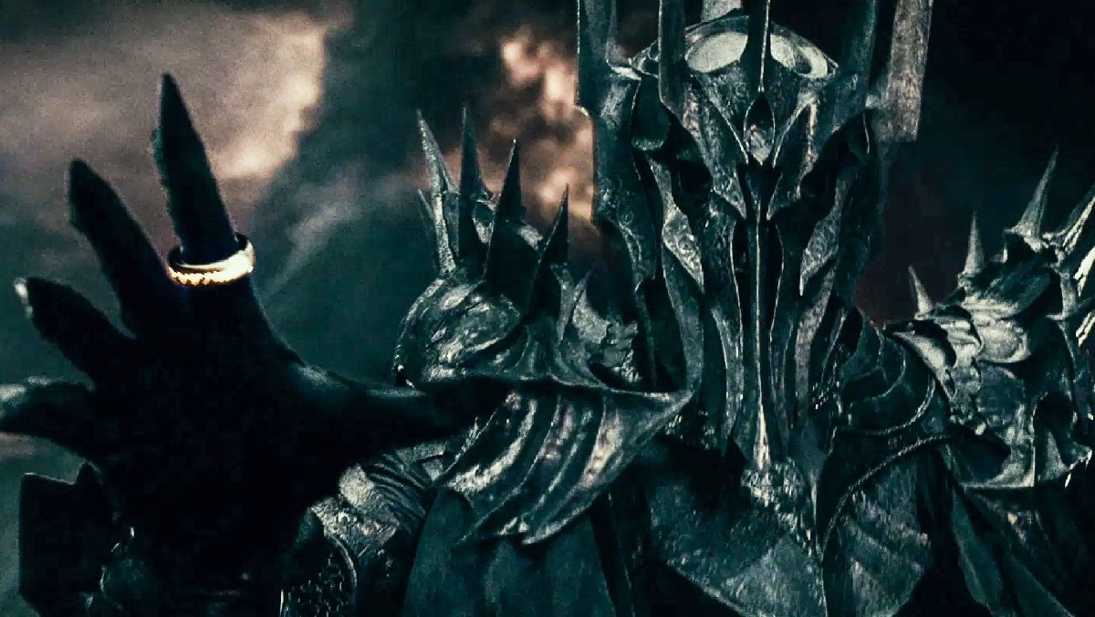 Rings of Power's Halbrand may be a 'Lord of the Rings' movie villain