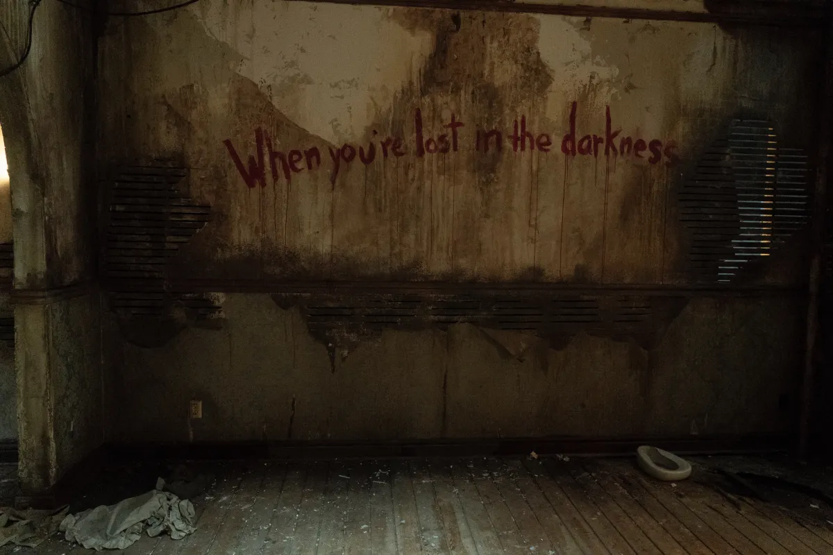 Last of Us Episode 1 Review: 'Lost in the Darkness' Hits Big