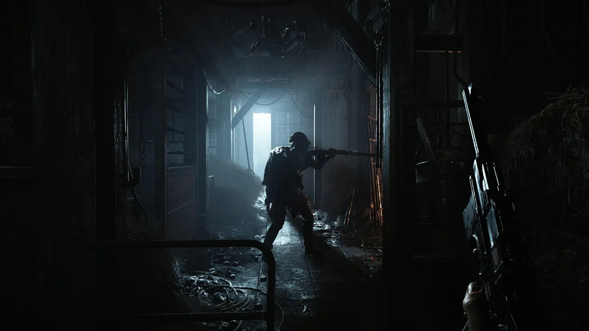 A player watching another player while inside of a building in Hunt: Showdown