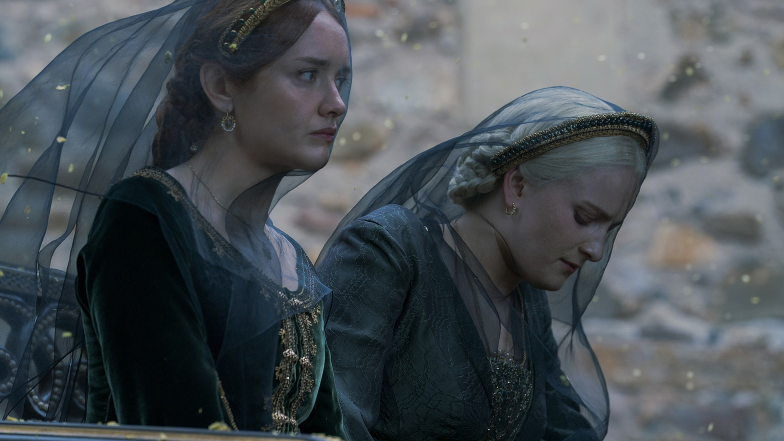 Alicent Hightower and Helaena Targaryen in House of the Dragon Season 2, Episode 2