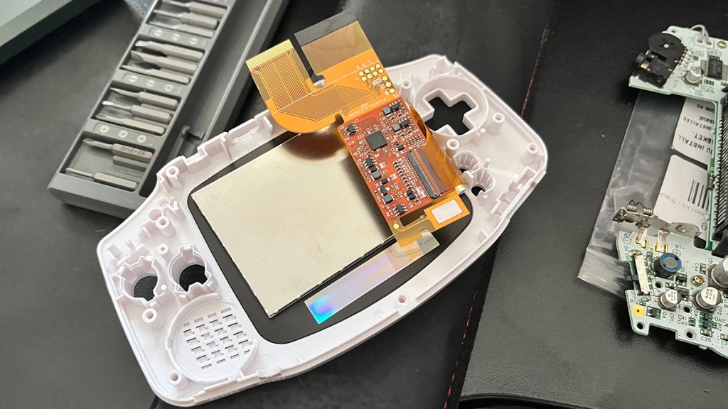 Inserting new IPS Display into Funnyplaying GBA Shell