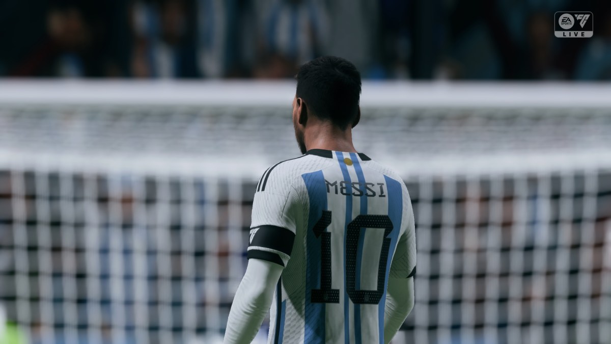Messi standing tall. This image is part of an article about how to do a power shot in EA FC 24.