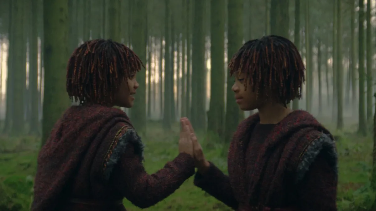 Image of Osha and Mae touching hands in Star Wars: The Acolyte
