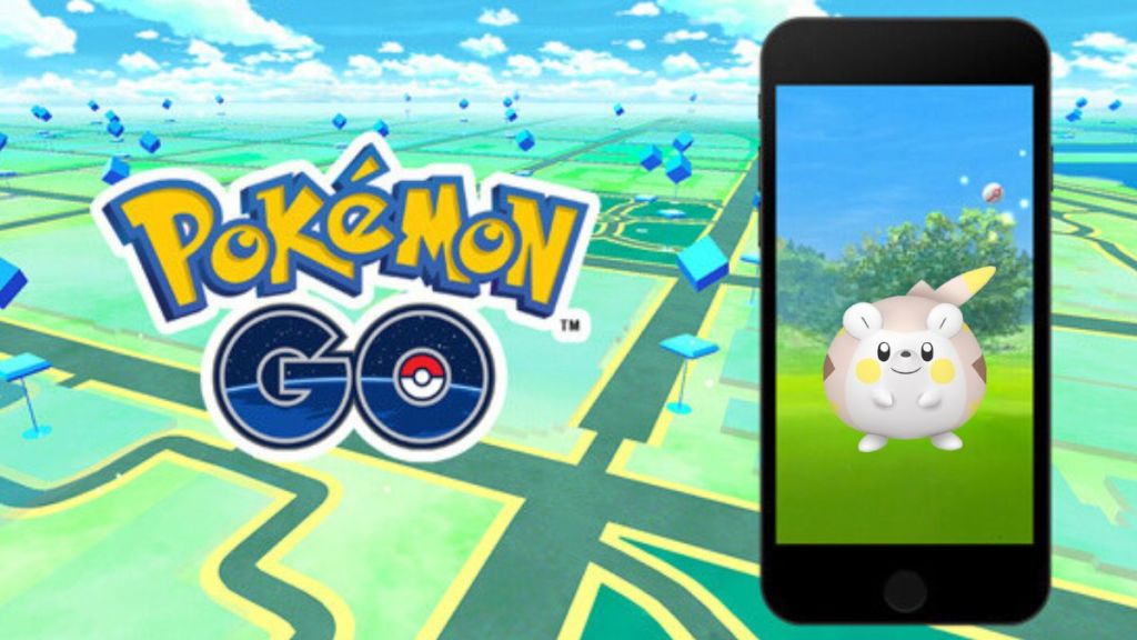 Pokemon GO map featuring a phone showing a Shiny Togedemaru