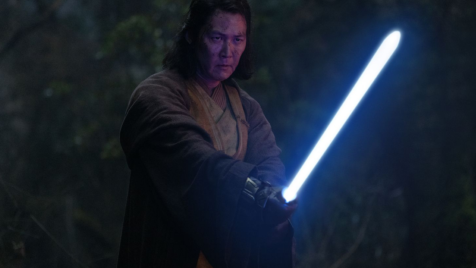Master Sol poses with his lightsaber in The Acolyte Season 1, Episode 5