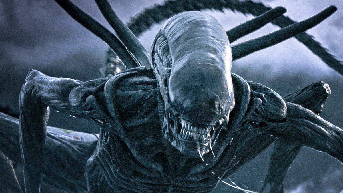 A xenomorph looking angry.