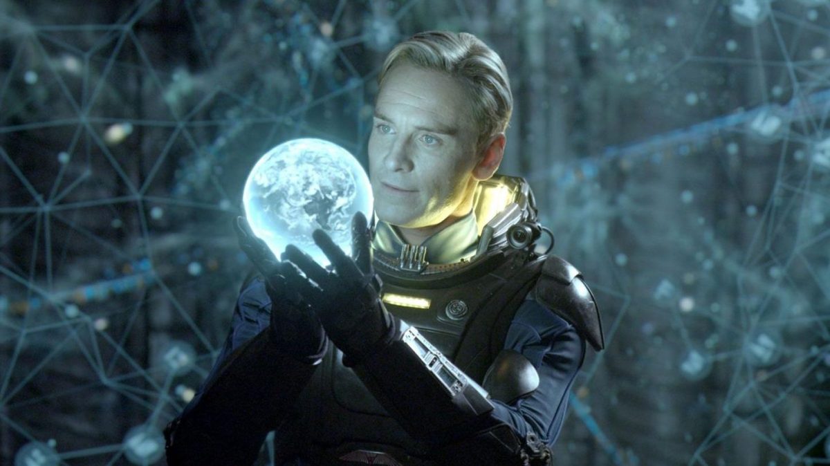 David holding an object in Prometheus 