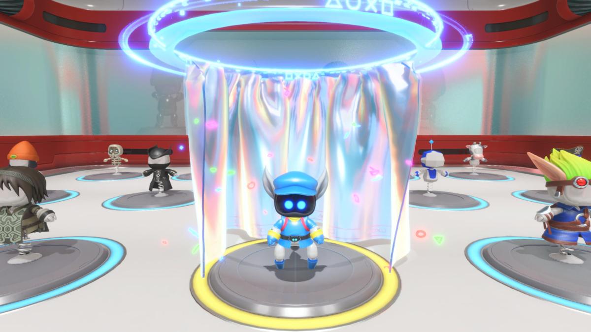 Astro Bot in his ring tailed thief sly cooper outfit in the changing room