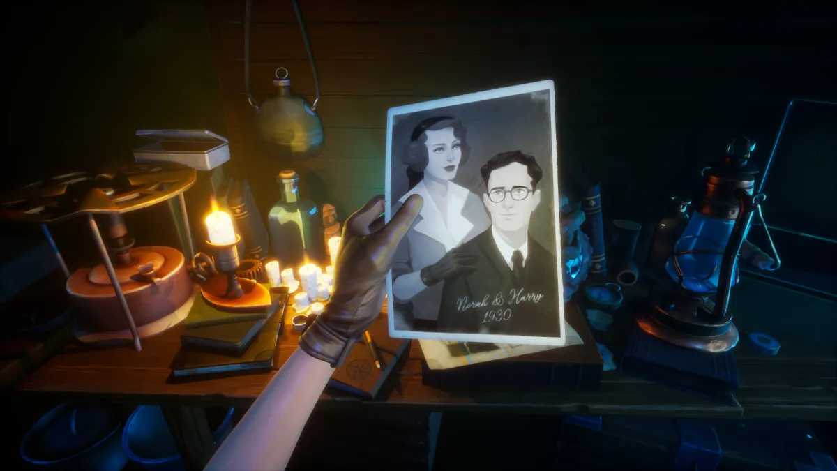 Looking at a picture of an old couple in the cozy horror game Call of the Sea