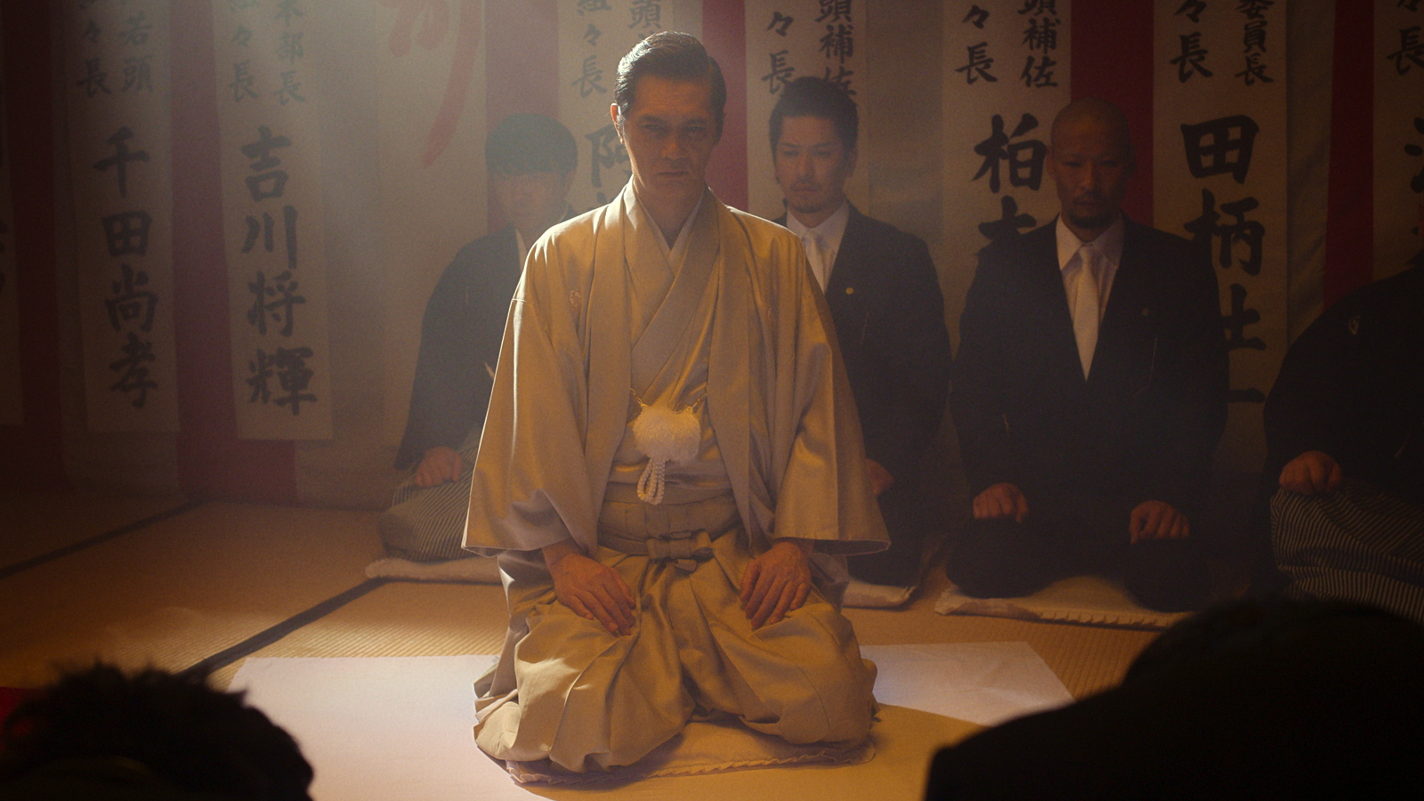 Sohei Dojima kneeling in Like a Dragon: Yakuza Season 1