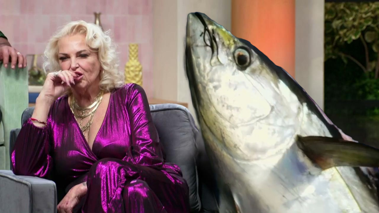 90 Day Fiance's Angela next to a badly photoshopped fish.