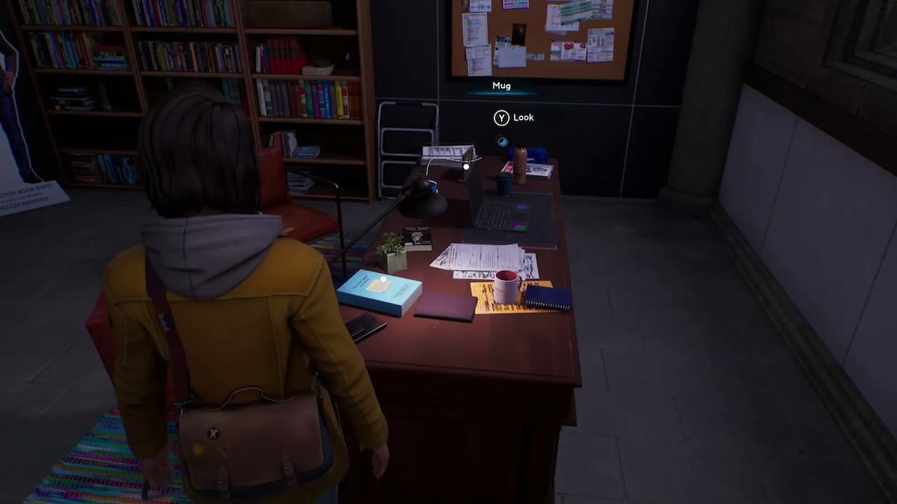 Life is Strange: Double Exposure, Max looking through an empty office.