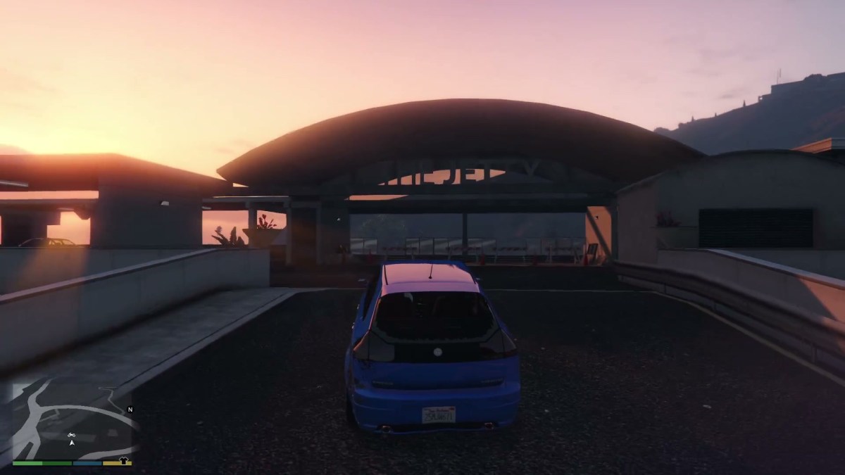 An image showing the player approaching a stunt jump in GTA 5, in a vehicle.