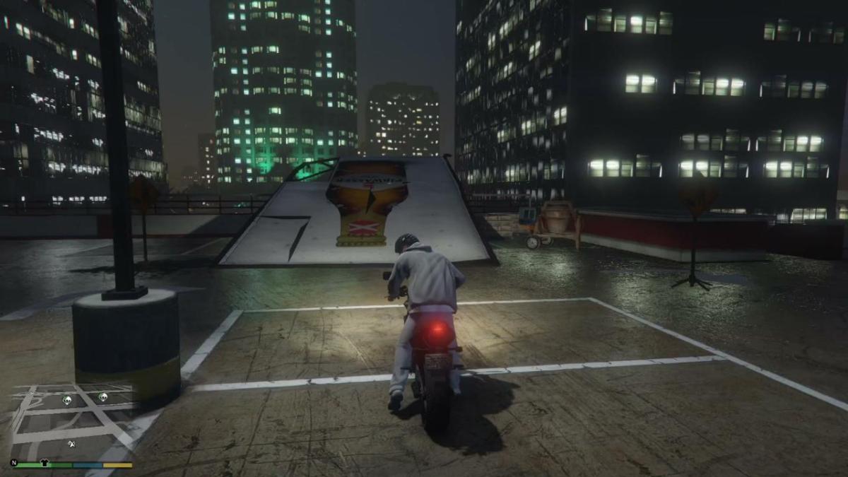 An image showing the player approaching a stunt jump in GTA 5, in a vehicle.