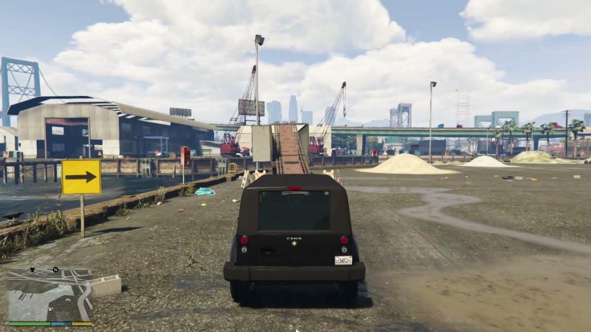 An image showing the player approaching a stunt jump in GTA 5, in a vehicle.