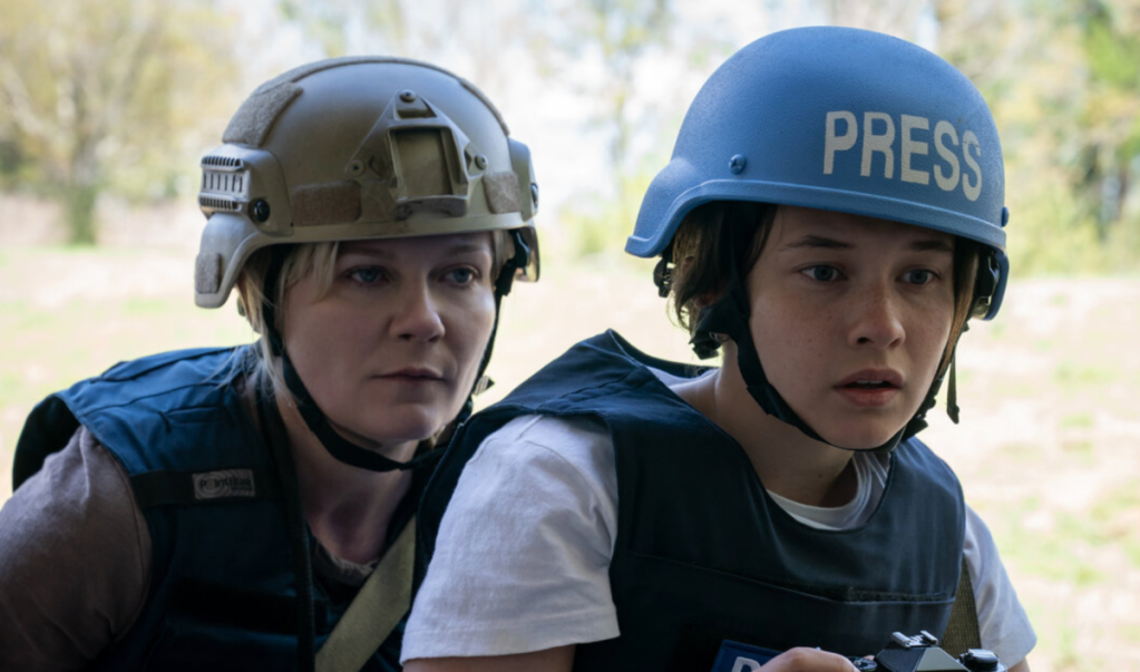 Kirsten Dunst and Cailee Spaeny in Alex Garland's Civil War